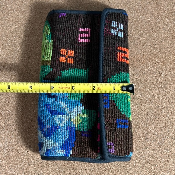 Floral Needlepoint foldable wallet- great condition​ - Picture 11 of 16